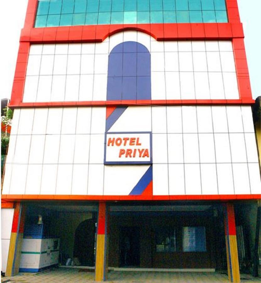 Hotel Priya Chengannur Luaran gambar